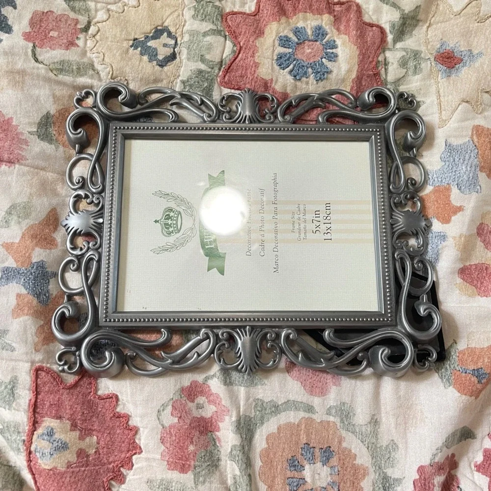Vtg silver Mid Century Modern‎ 5x7 Picture Frame Ornate Etched heart filigree